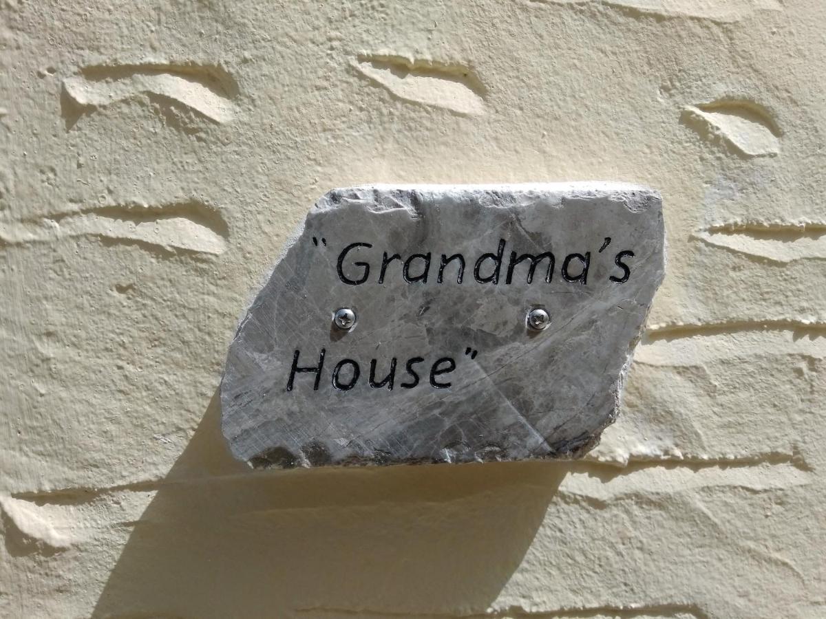Grandma'S House Apartment Đảo Sými Ngoại thất bức ảnh